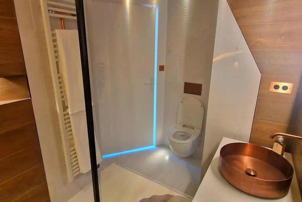 Bien Design Avec Jacuzzi Et Piscine Apartment Villeneuve-Loubet France