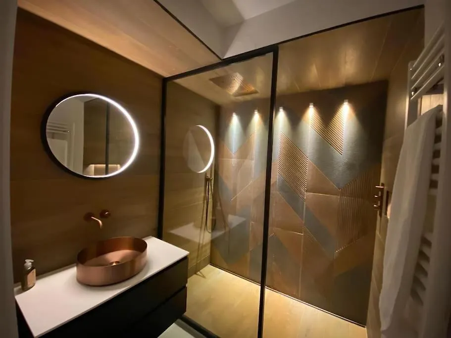 Bien Design Avec Jacuzzi Et Piscine Apartment Villeneuve-Loubet