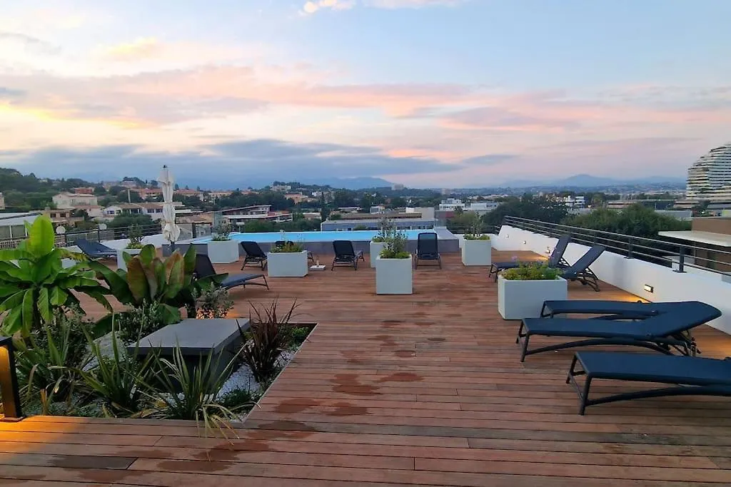 Bien Design Avec Jacuzzi Et Piscine Apartment Villeneuve-Loubet