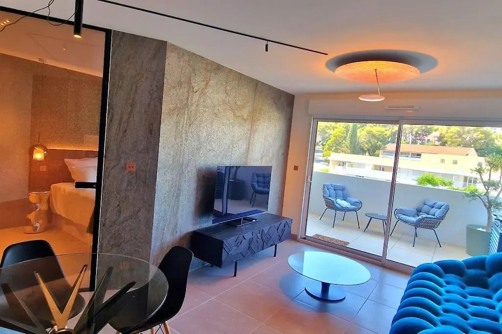 Bien Design Avec Jacuzzi Et Piscine Apartment Villeneuve-Loubet