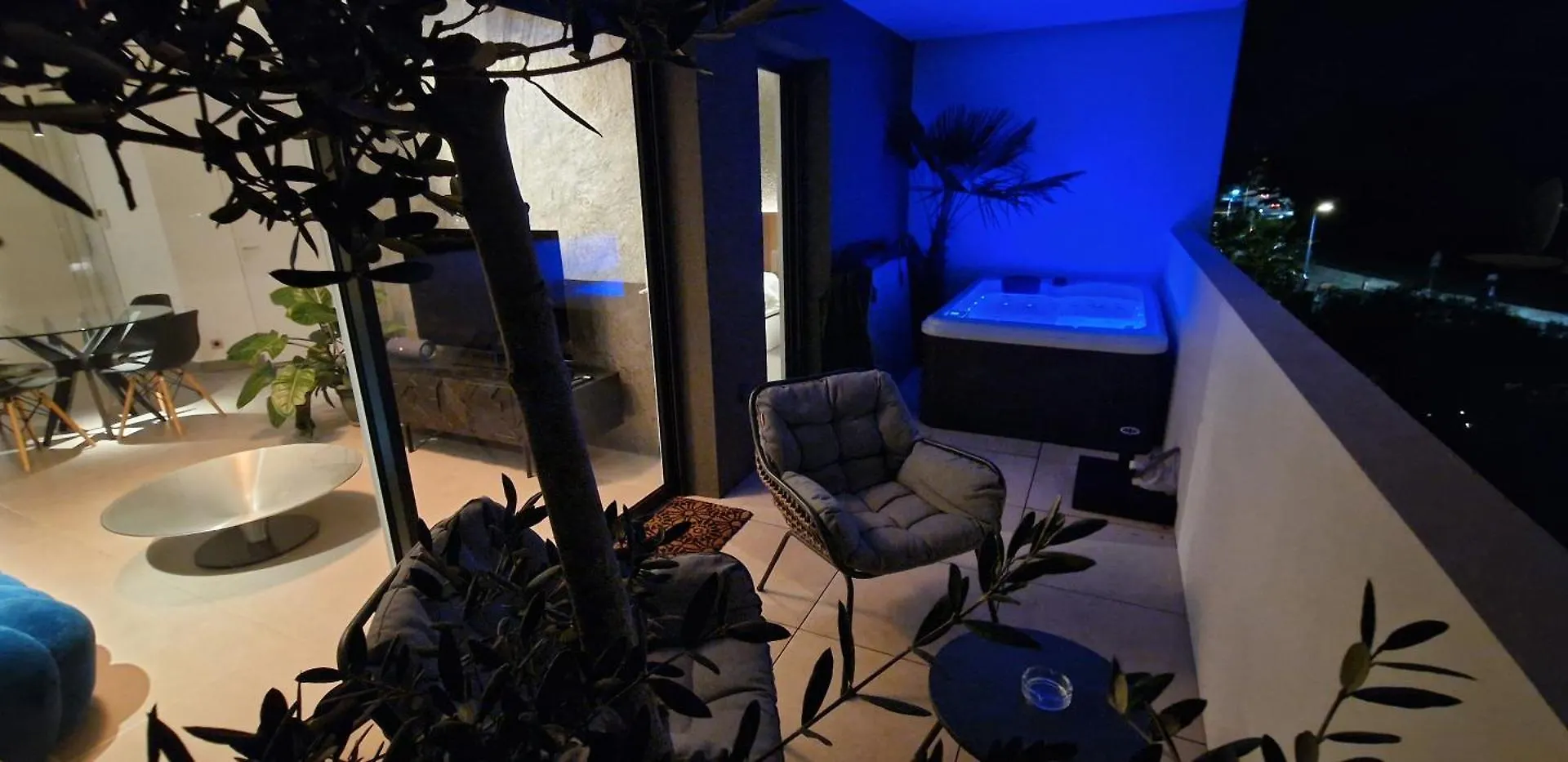 Bien Design Avec Jacuzzi Et Piscine Apartment Villeneuve-Loubet France