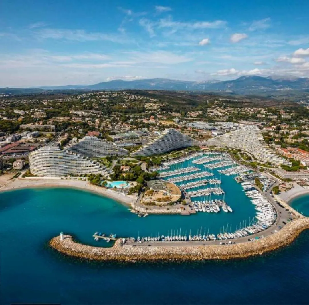 Bien Design Avec Jacuzzi Et Piscine Apartment Villeneuve-Loubet