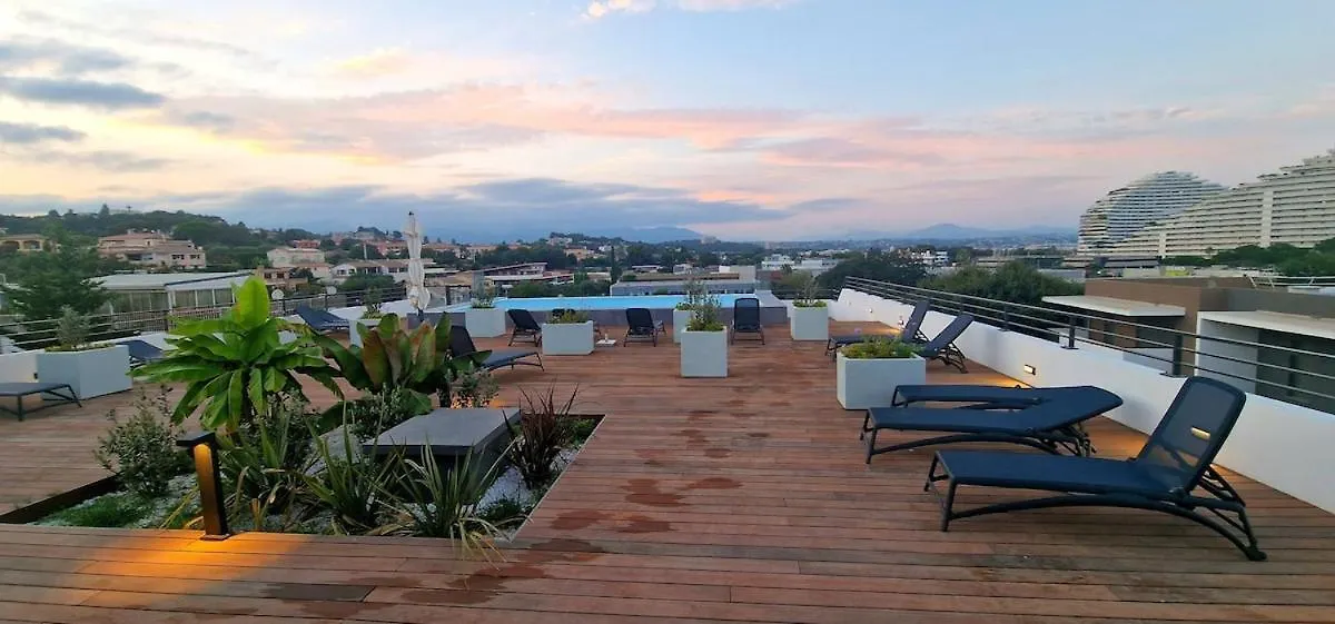 Bien Design Avec Jacuzzi Et Piscine Apartment Villeneuve-Loubet