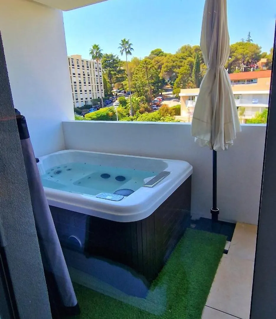 Bien Design Avec Jacuzzi Et Piscine Apartment Villeneuve-Loubet