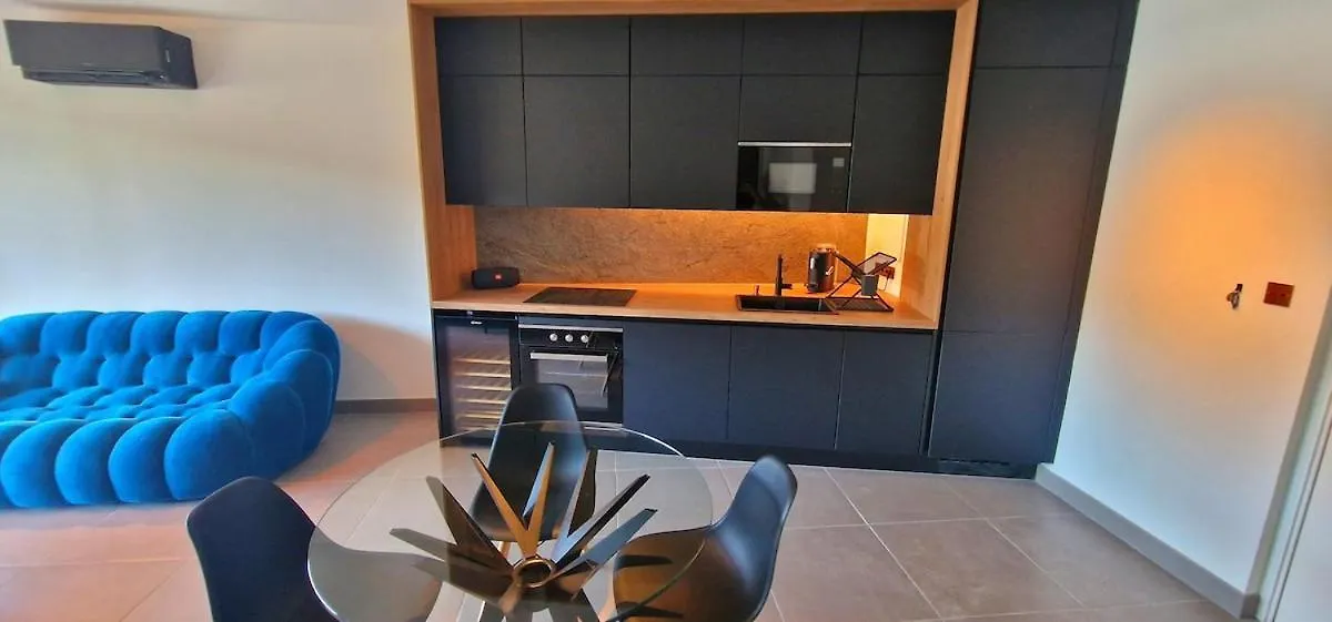 Bien Design Avec Jacuzzi Et Piscine Apartment Villeneuve-Loubet 0*,  France