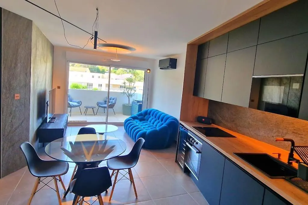 Bien Design Avec Jacuzzi Et Piscine Apartment Villeneuve-Loubet