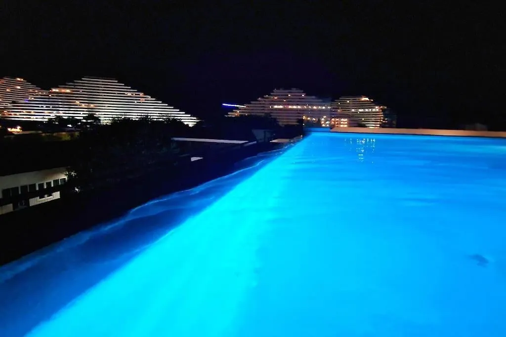Bien Design Avec Jacuzzi Et Piscine Apartment Villeneuve-Loubet